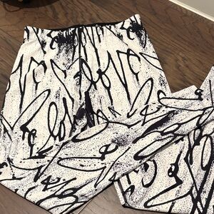 Carbon38 Black and White Abstract Leggings